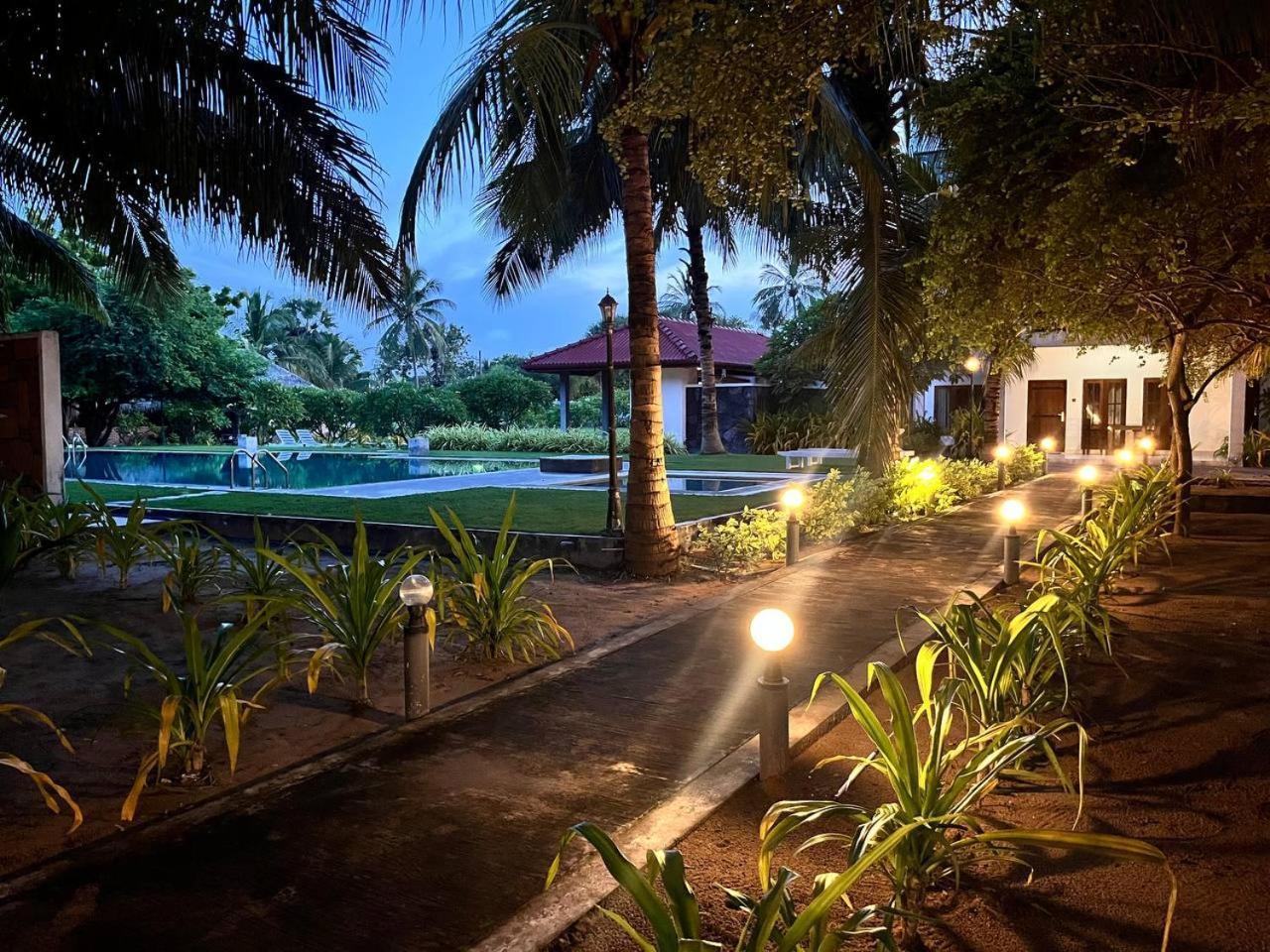 Nn Beach Resort & Spa Nilaveli Kültér fotó
